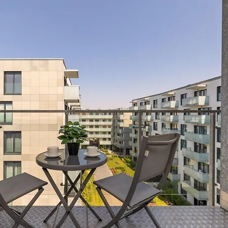 Nowoczesny Z Balkonem I Klimatyzacja By Renters